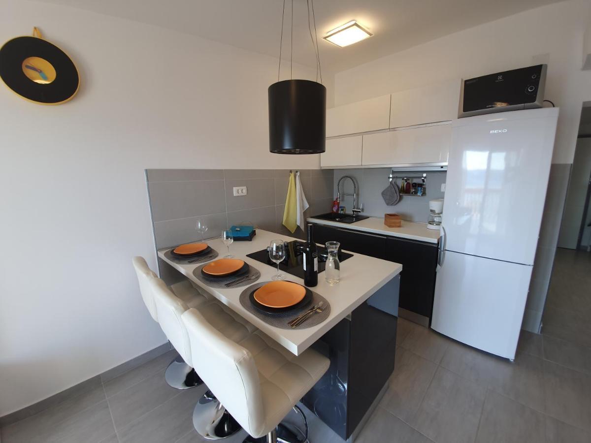 Comfortable Family Apt Iris 20M From Beach In Mandre Exterior foto