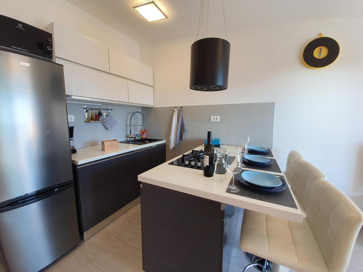 Comfortable Family Apt Iris 20M From Beach In Mandre Exterior foto