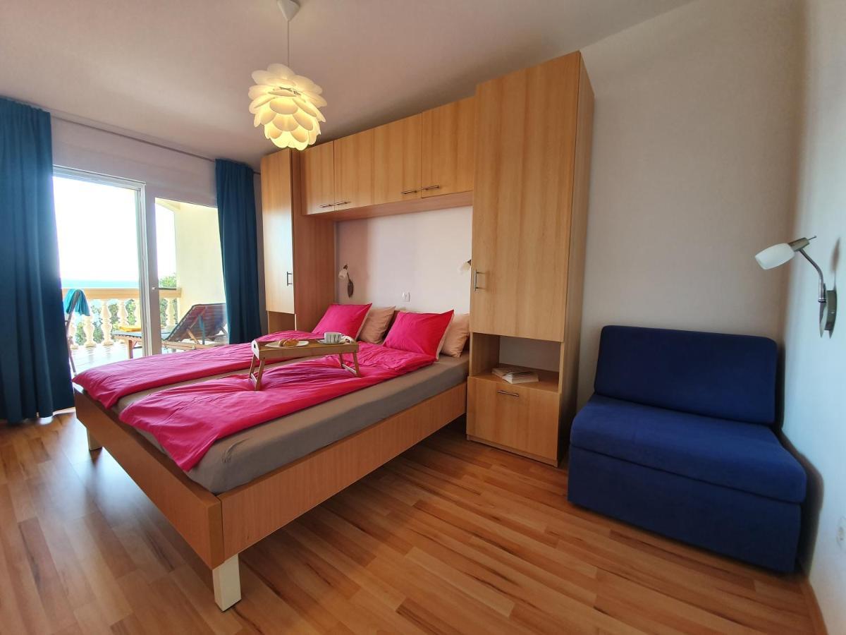 Comfortable Family Apt Iris 20M From Beach In Mandre Exterior foto
